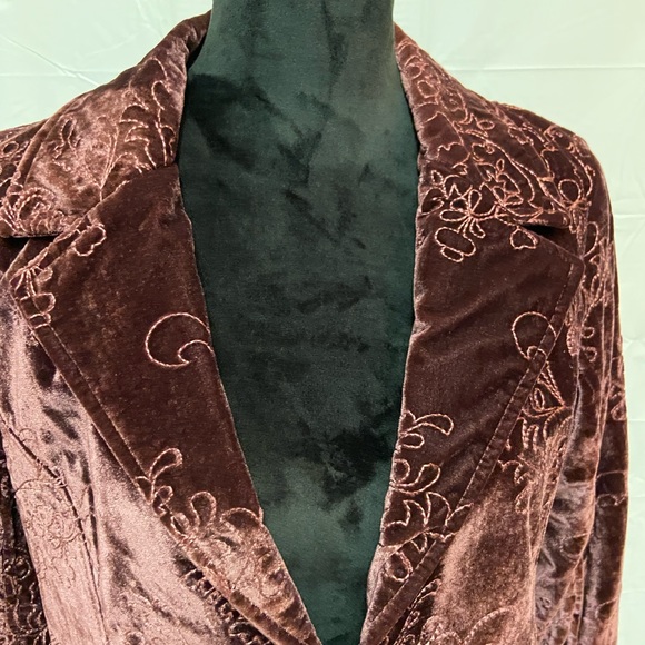 Gorgeous vintage old navy velvet jacket. Size large. Mint condition! - Picture 6 of 6